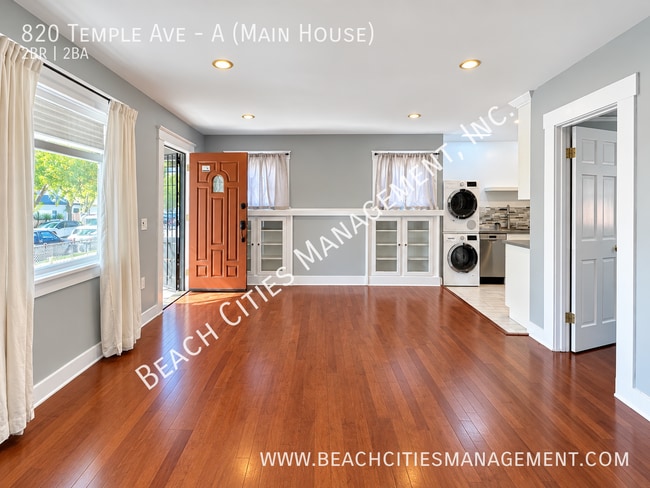 820 Temple Ave Unidad A (Main House)