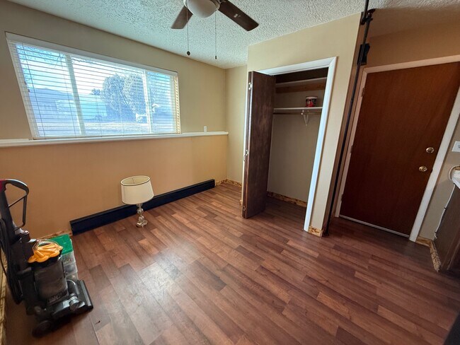 Photo - 310 N 9th Ave