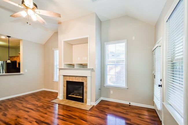 4894 Shadow Cove