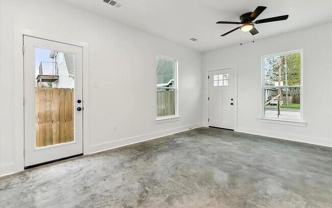 310 Reiss Pl