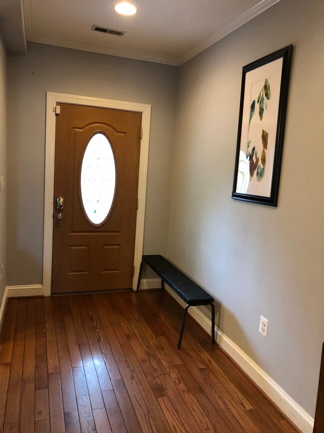 Photo - 734 Quincy St NW