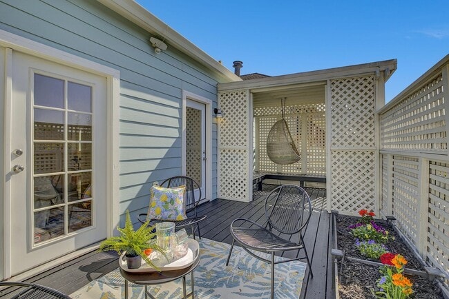 Photo - Wonderful House with Huge Deck in an Amazing Location