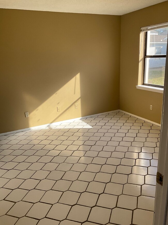 Photo - 695 Jill St Unit Apt C