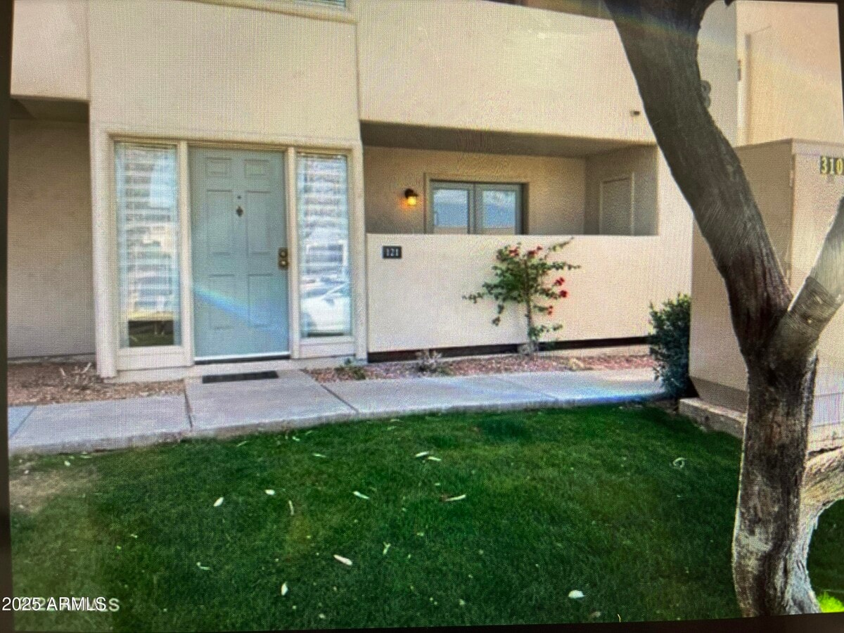 Photo - 1820 E Morten Ave Townhome