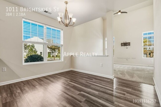 Photo - 1011 Brightskies St