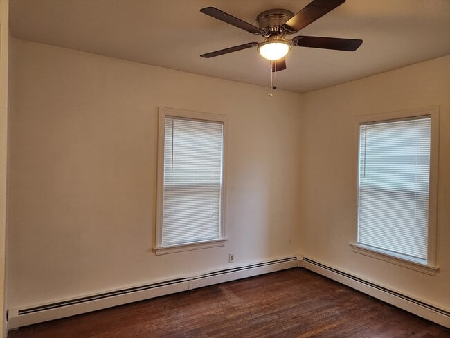 Photo - 107 Hollingsworth St Unit 01