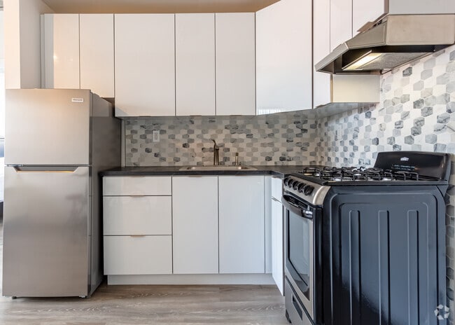 1 BDR / 1 BA