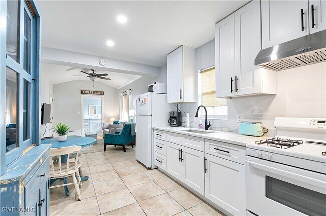 Photo - 827 100th Ave N