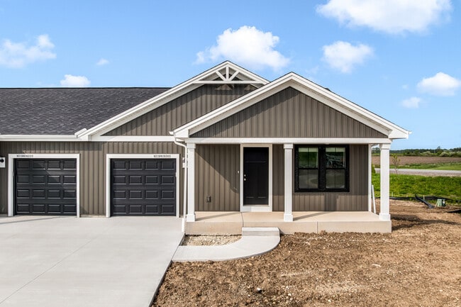 Photo - W219N16241 Primrose Ct