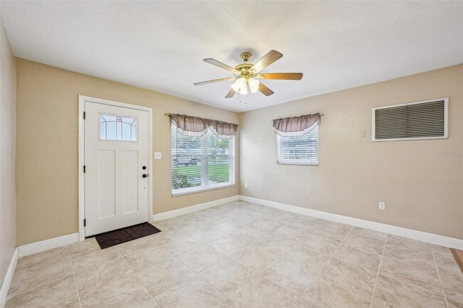 Photo - 5825 81st Ave