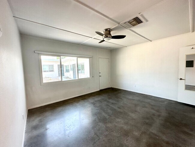 700 N Riverside Dr Unit 7