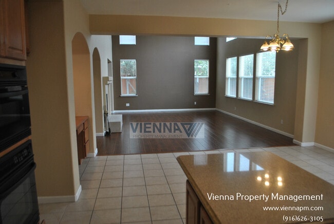 Photo - Beautiful 4 Bedroom + Study in Desirable Neighborhood