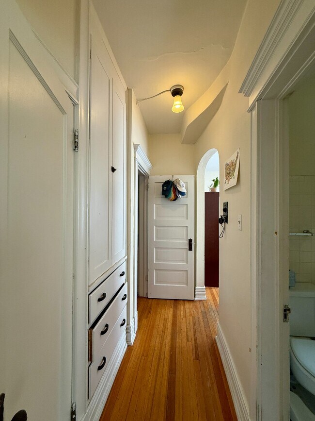 Photo - 1 bedroom apartment with private balcony! Unit 4