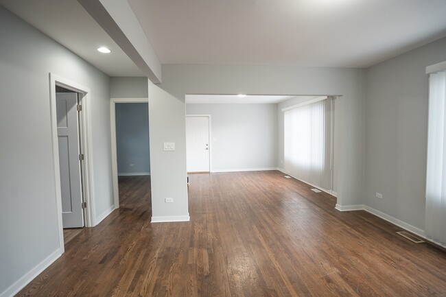 Photo - 2204 N Nagle Ave Unit 1