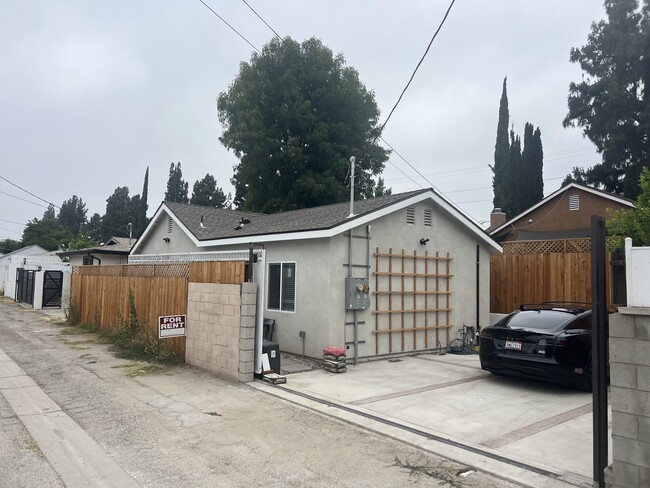 Building Photo - 17044 San Fernando Mission Blvd Rental