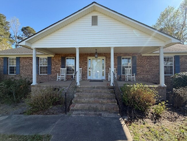 Building Photo - 1013 W Best Rd