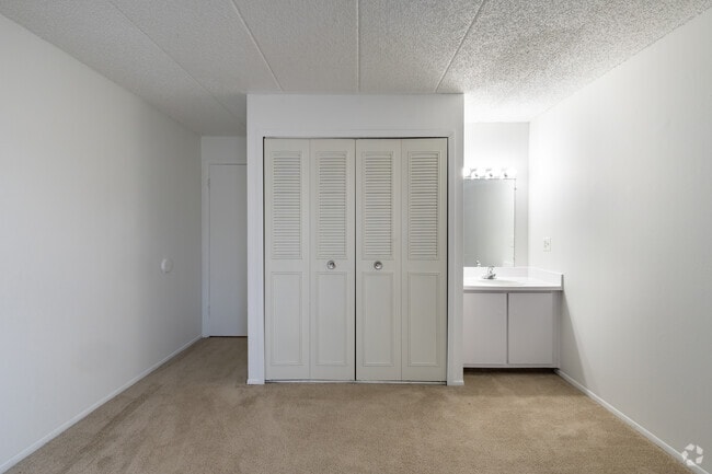 1HAB, 1BA - 700 ft² - Riverside Village Apartments