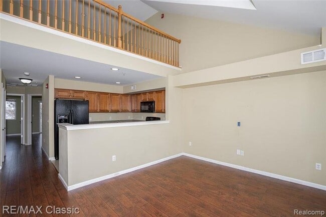 Photo - 3072 Schoolhouse