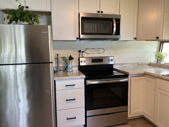 Photo - 7811 Hillside Dr