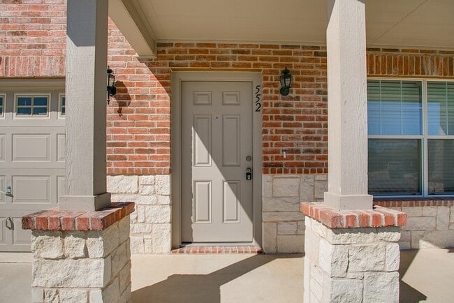 Photo - 552 Crystal Springs Dr