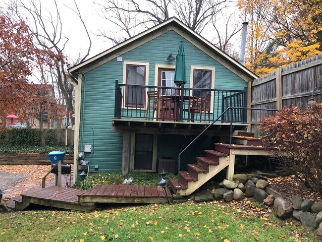 822 Davis St Rental For Rent In Kalamazoo Mi Forrentcom