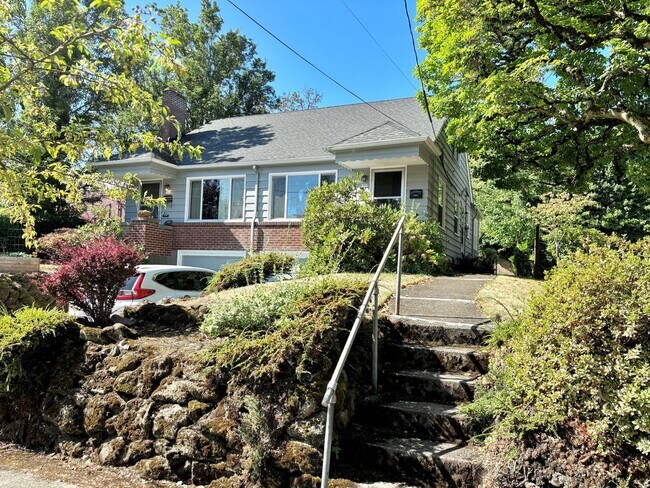 Building Photo - FINCR01 Unit 6905 SE 17th Ave Rental
