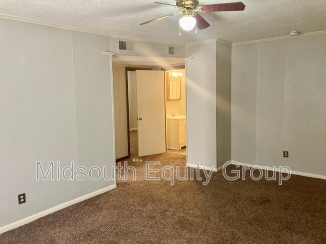 Photo - 117 Parkburg Rd Unit C