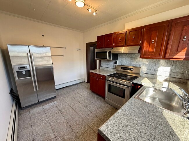 Building Photo - 86 Edgewood Ave Unit 2E