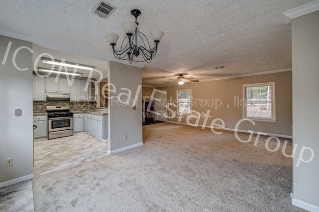 Photo - 53 Black Rd NE