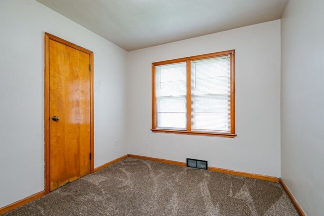 Photo - Great 5 Bedroom on East Side of Campus