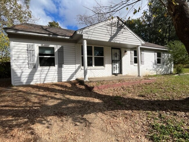 Renovated 4 Bedroom 1 Bath Home for Rent! - Renovated 4 Bedroom 1 Bath Home for Rent!