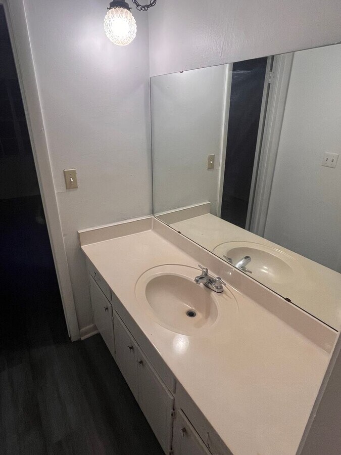 Photo - 3653 Shirl Jo Ln Unidad B