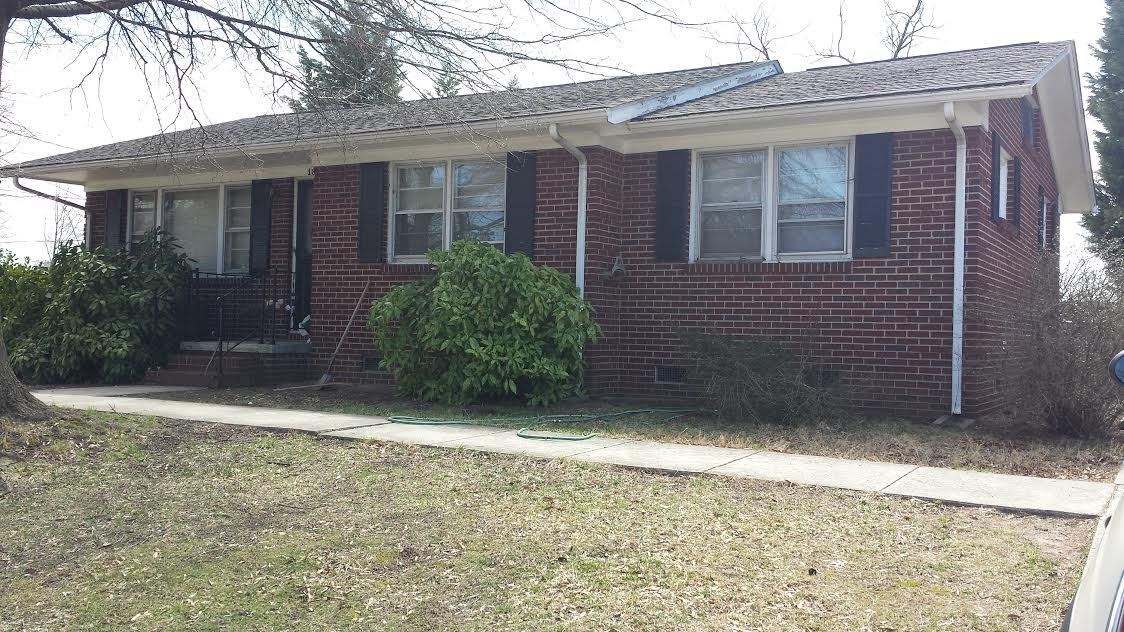 3 BR with deck conveninent to Four Seasons Mall - 3 BR with deck conveninent to Four Seasons Mall