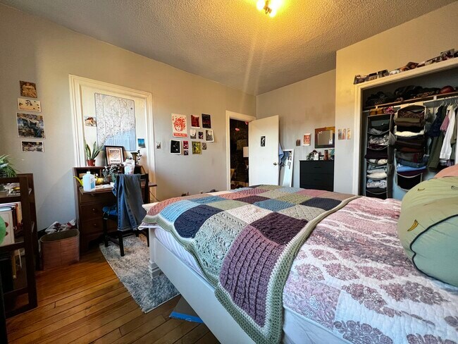 Photo - 18 Glenville Ave Unidad 2