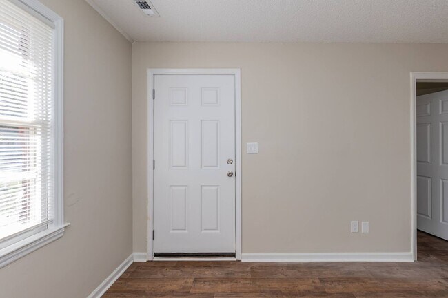 Photo - S Pine St Unidad 112 S Pine St