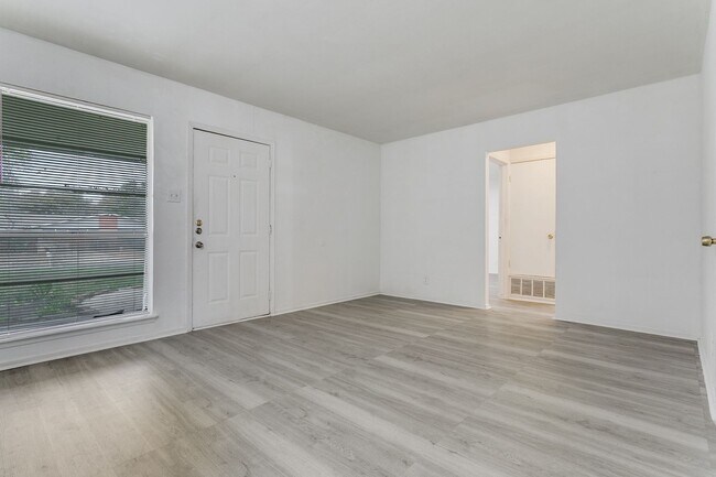 Photo - 528-S Unit 528 Southtrail Dr