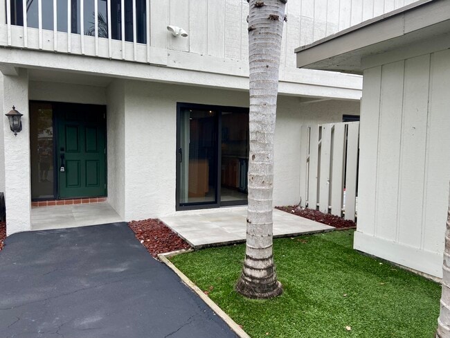 Photo - 320 Deer Creek Wildwood Ln E