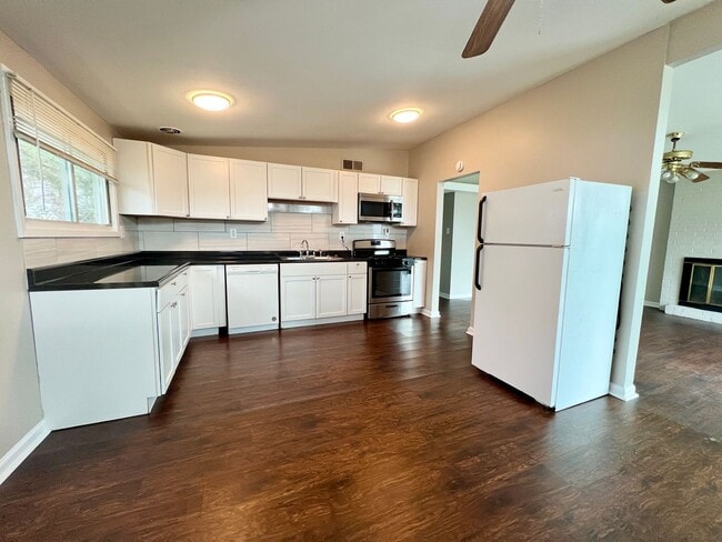 Photo - Charming 3-bedroom, 1-bath home located in Florissant