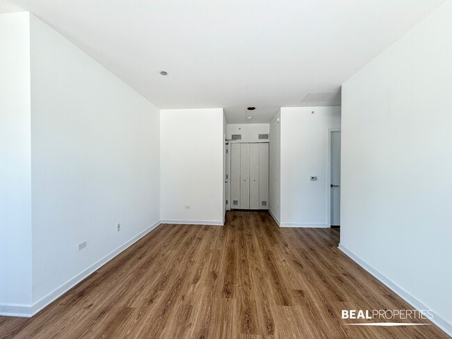 Photo - 548 W Webster Ave