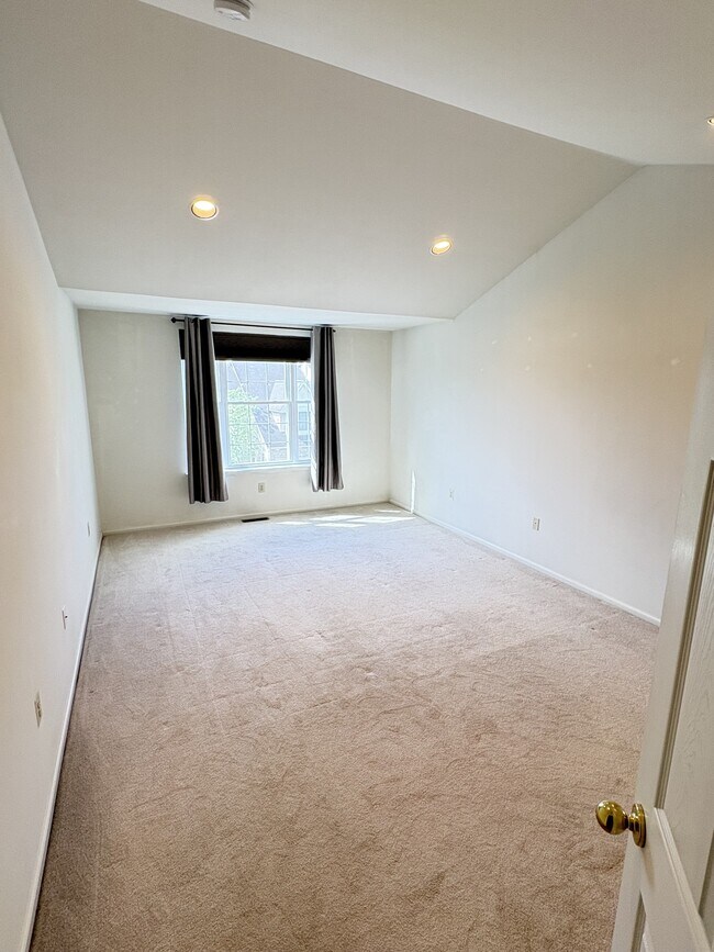 Photo - 157 Madison Way