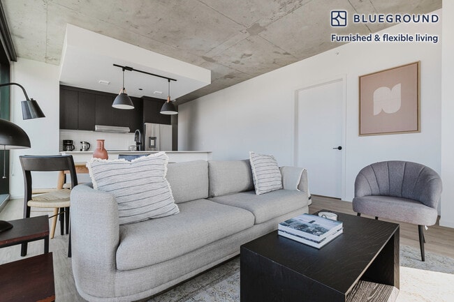 Photo - 225 N Elizabeth St Unit FL5-ID1096