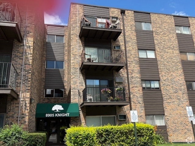 Building Photo - 8905 Knight Ave Unit 401 Rental