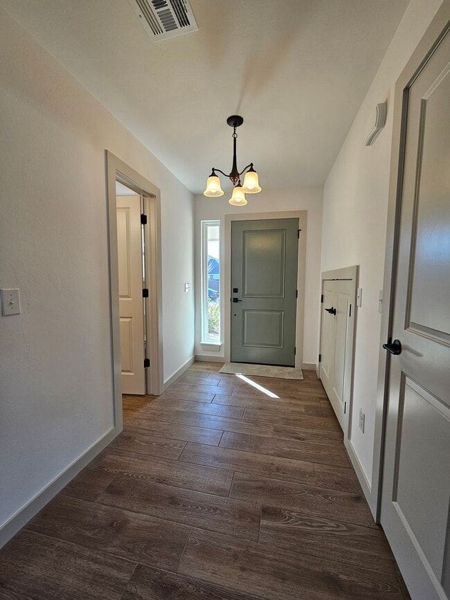 Photo - (3) Bed/(2.5) Bath Townhome Avail NOW! New Construction!