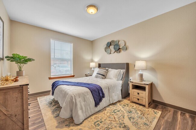 Photo - Oak Grove Senior Apartments