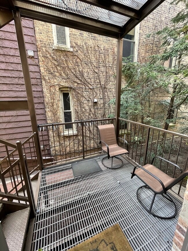 Photo - 1733 N Hermitage Ave Unidad 1R