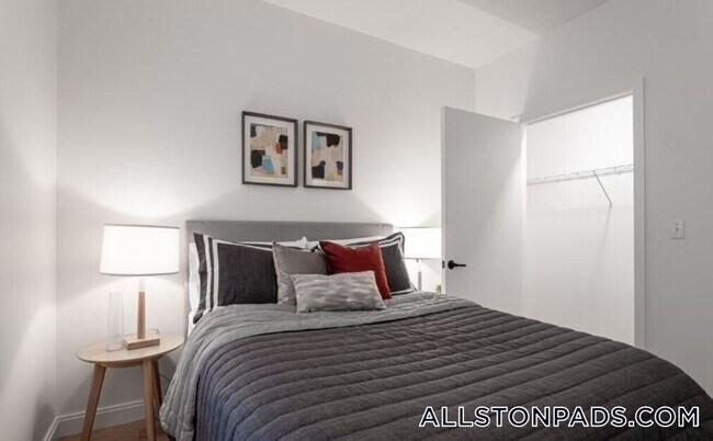 Photo - 83 Gardner St Unidad 108