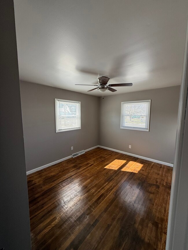 Photo - 16 Dorsey Mill Rd W