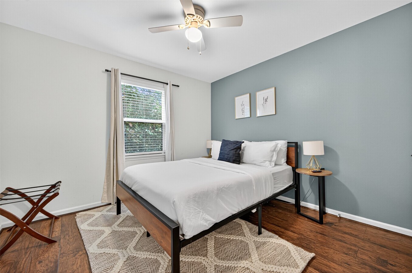 Photo - 2212 Rosewood St