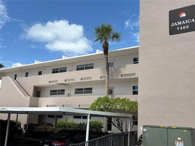 7405 Bay Island Dr S Unidad 220