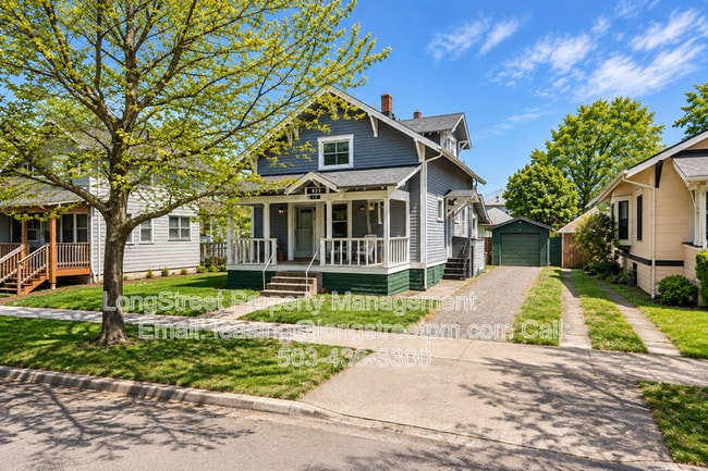 Photo - 823 SW 10th St